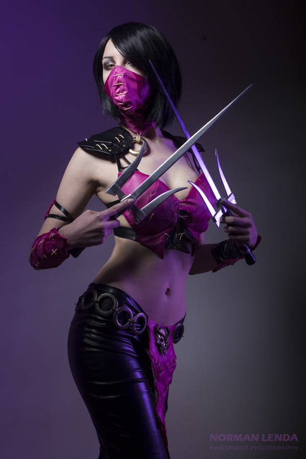 Satsu Mad Atelier Mileena cosplay