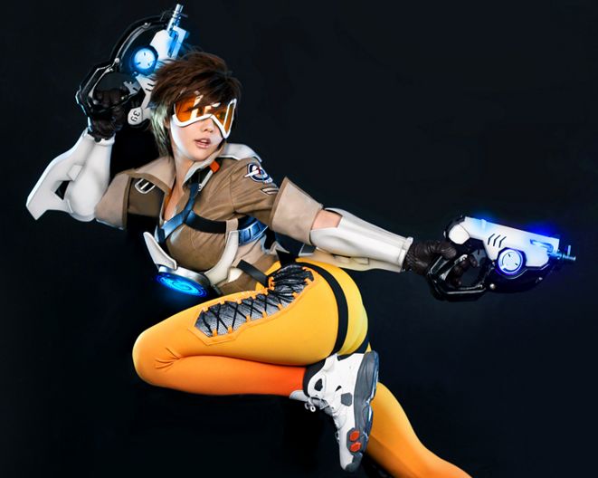 Tracer from Overwatch 1 cosplay by fenixfatalist : r/gaming