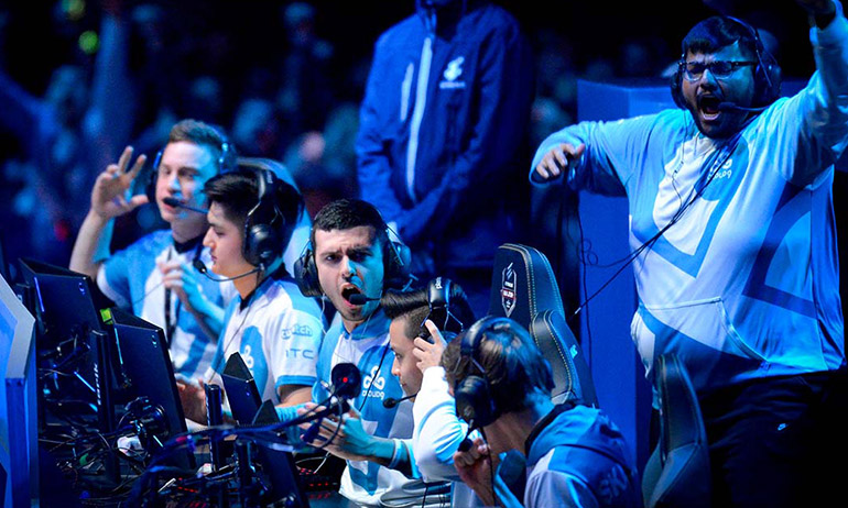 Immediately after beating Faze Clan on Inferno, the Cloud9 players celebrate becoming Major champions.