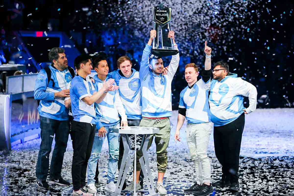Cloud9 celebrating after they defeated Faze Clan 2-1 in ELeague Major: Boston finals.