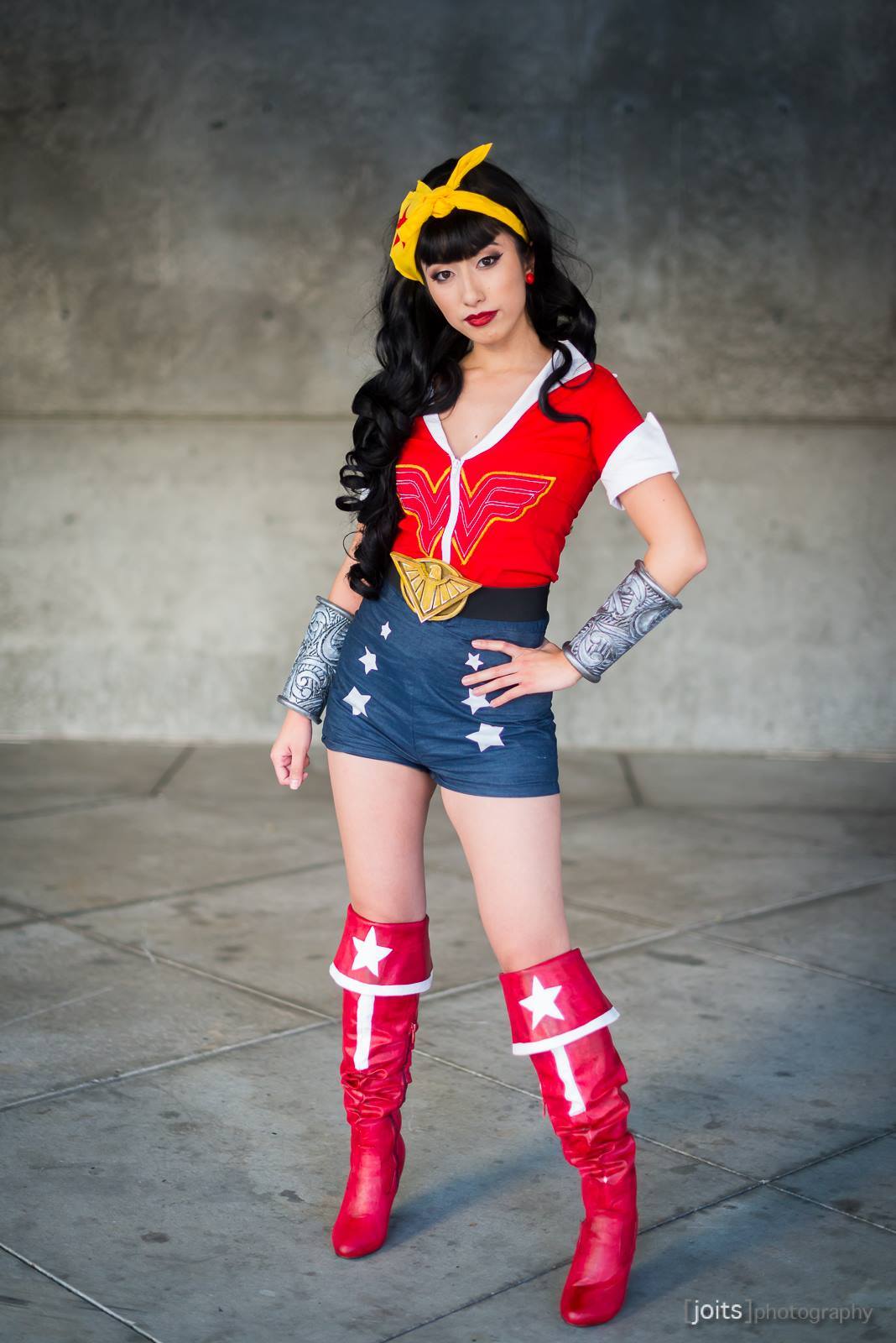 Top 30 Best Wonder Woman Cosplays | GAMERS DECIDE