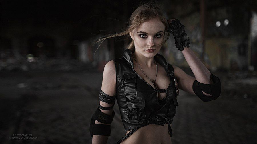 Sophie Letyago cosplays Sonya Blade