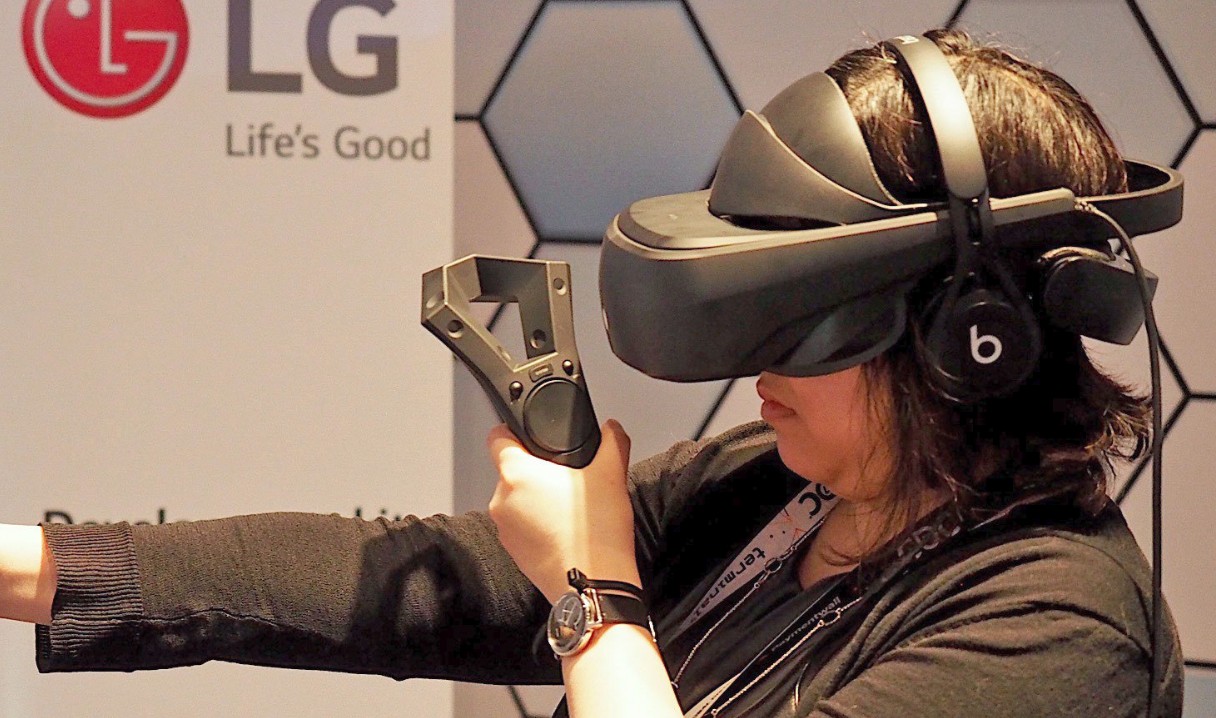 10 Reasons Why VR Gaming Is Facing Slow Adoption from Gamers GAMERS