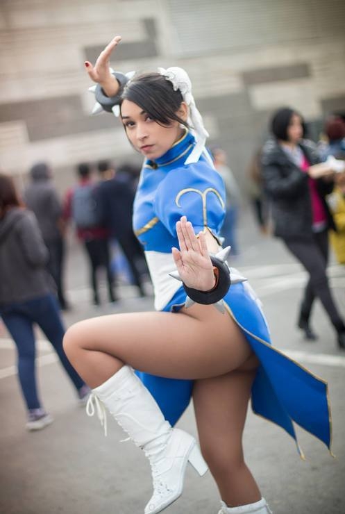 Hot Chun Li Cosplay