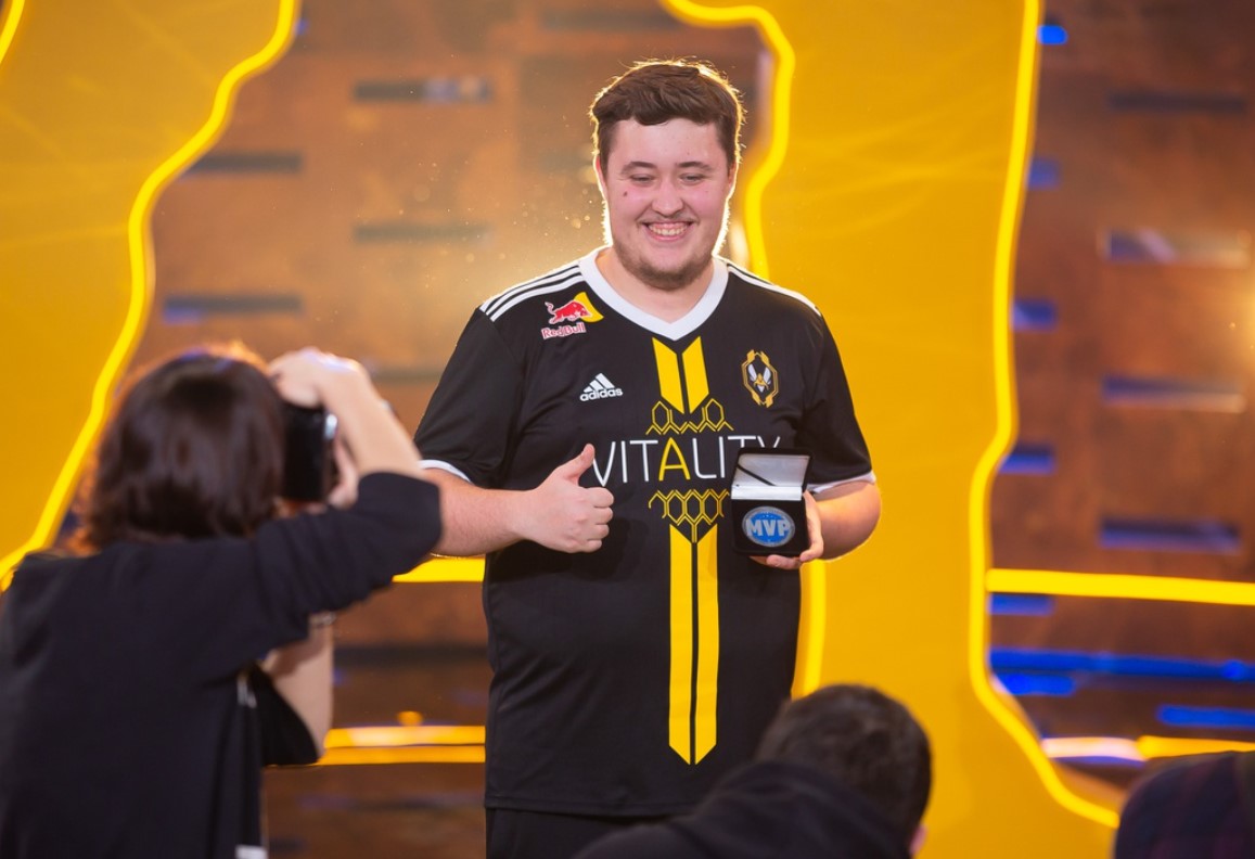 [Top 10] CSGO Best DPI Settings (Used By The Best Players In The World