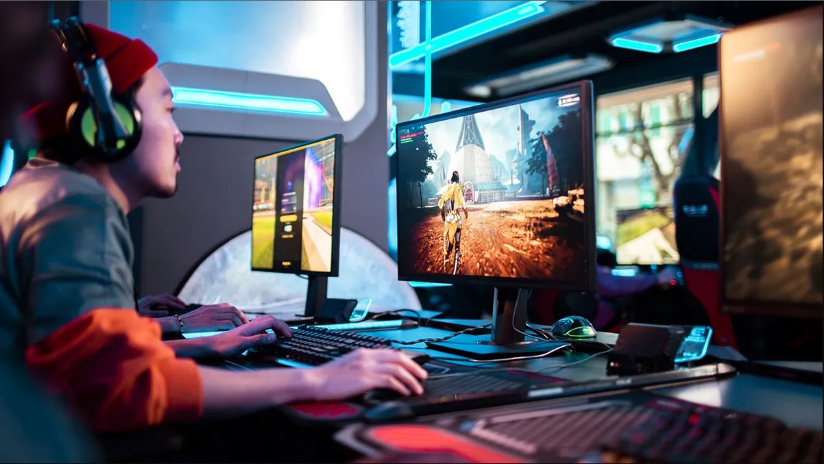 Console Gaming vs PC Gaming: Which Is Better? | GAMERS DECIDE