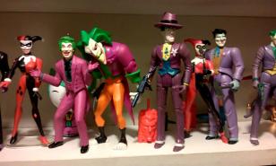 Joker figurines