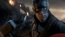Captain America using Thor's Hammer to Battle Thanos in Avengers Endgame
