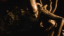 Alien: Isolation's beast sports a slimy body, a clawed tongue, and acidic blood.