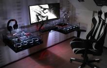 Any DJ or music producer would love a glass desk setup like this