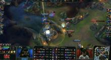 Shown here in a professional game, the Alistar player finds himself alone and easily picked off.