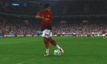 Manchester's Rashford skillful ball control replay