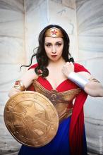 Diana uses magical shields to defend herself.