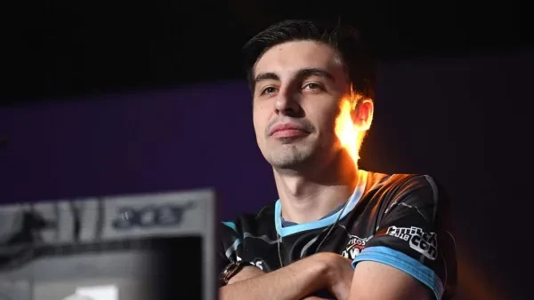 Shroud returns to twitch